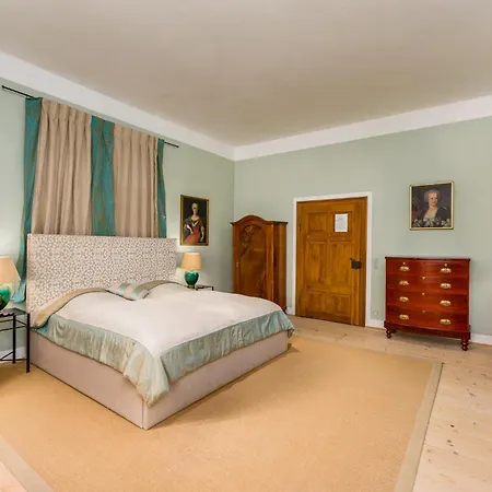 Schloss Friedberg Retreat - Wohnen Im Schloss شقة Kleinvolderberg