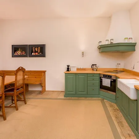 Schloss Friedberg Retreat - Wohnen Im Schloss Kleinvolderberg